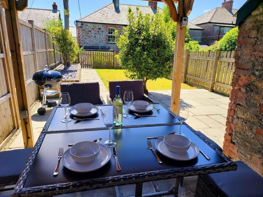 8 Duke Street - Launceston Cornwall Екстер'єр фото